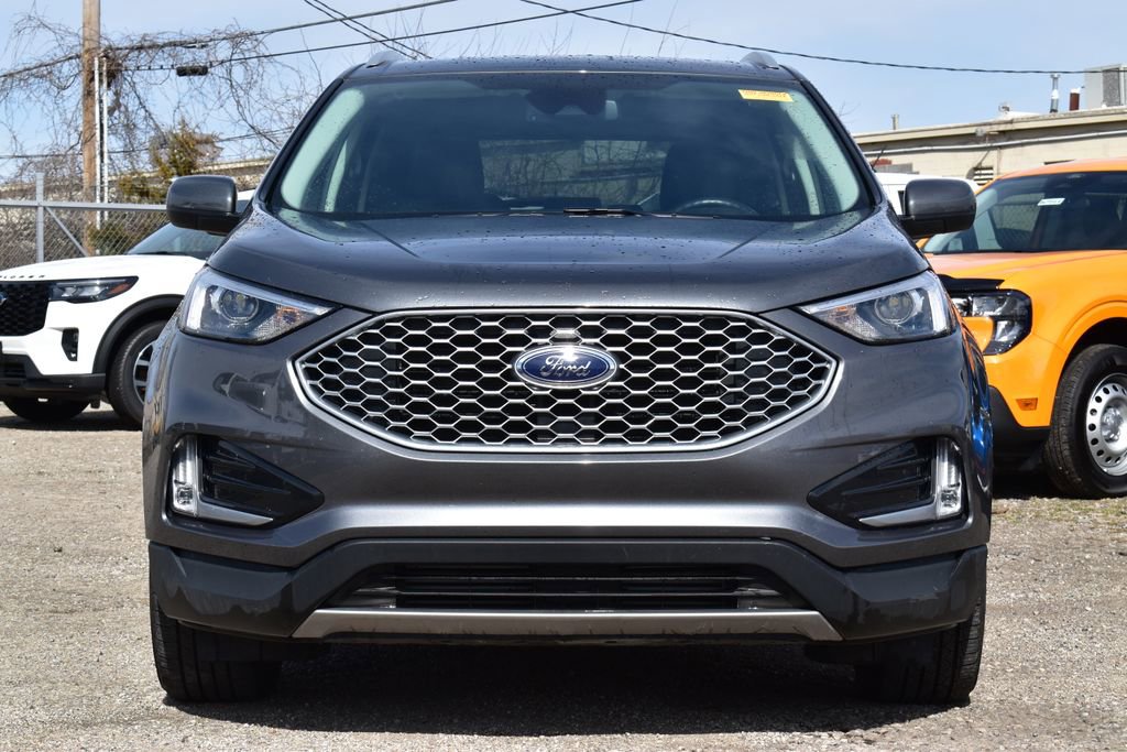 Certified 2023 Ford Edge SEL w/ Convenience Package image 2