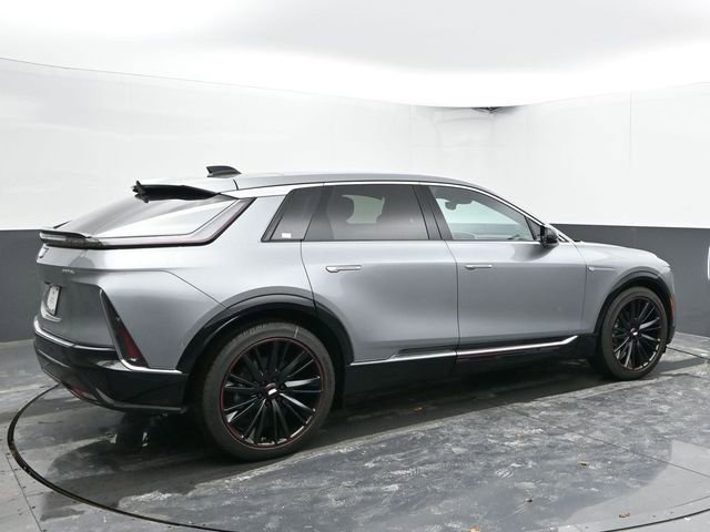 New 2025 Cadillac Lyriq Luxury w/ LPO, Red Accent Package image 8