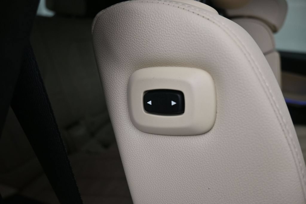 Used 2022 BMW X7 xDrive40i w/ Executive Package AWD/4WD image 48