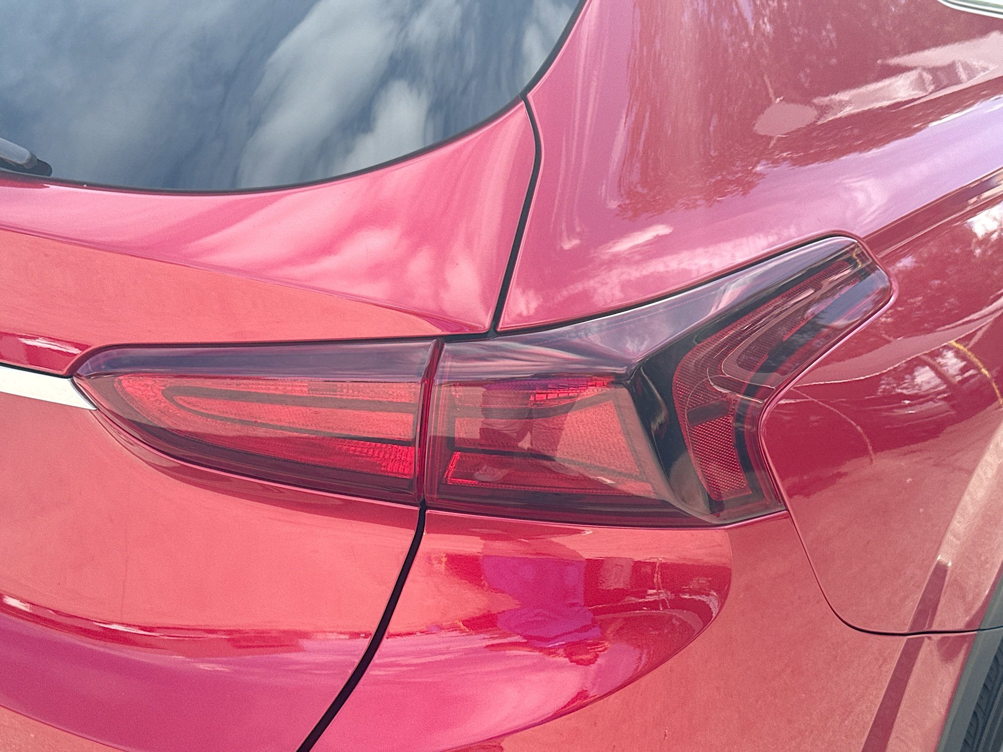 Used 2020 Hyundai Santa Fe SE w/ Cargo Package image 25