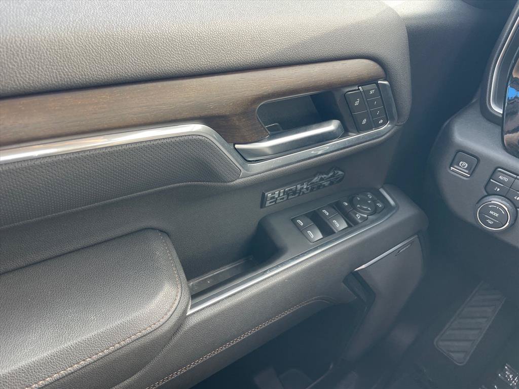 Used 2025 Chevrolet Silverado 1500 High Country AWD/4WD image 21
