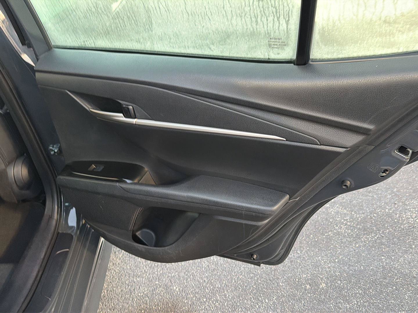 Used 2025 Toyota Camry SE FWD image 15