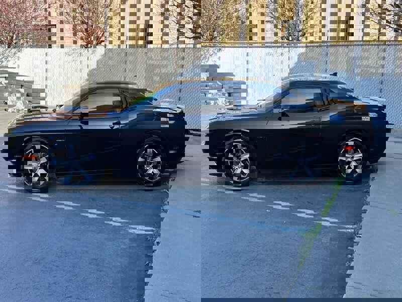 Used 2017 Dodge Challenger R/T image 4