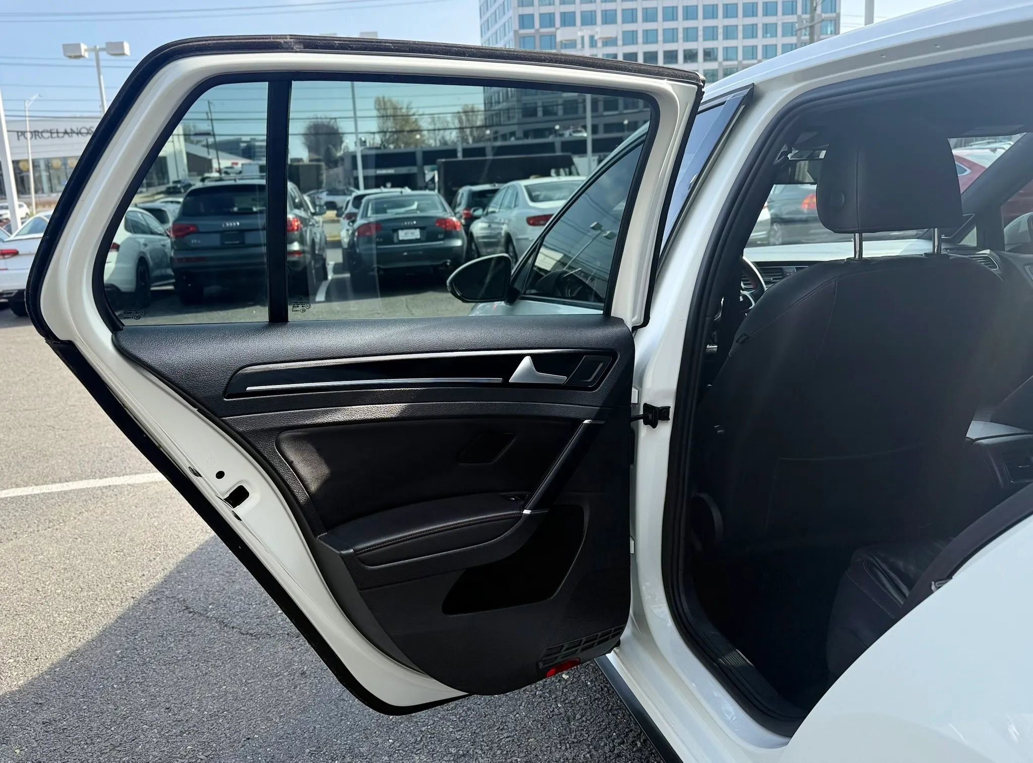 Used 2015 Volkswagen GTI SE image 28