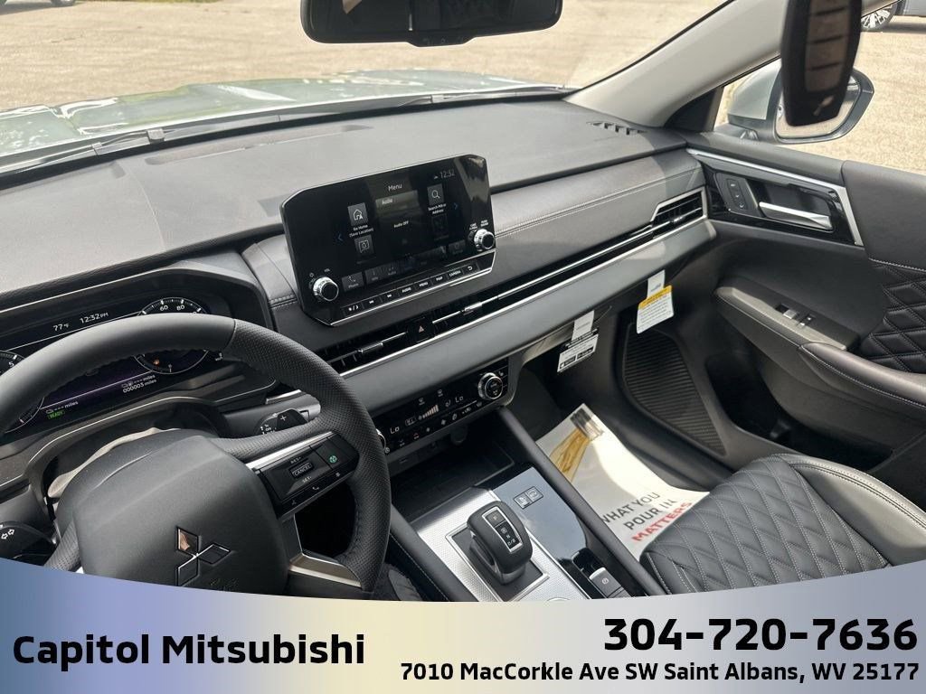 New 2025 Mitsubishi Outlander SEL image 21