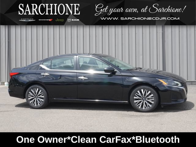 Used 2024 Nissan Altima 2.5 SV FWD image 1