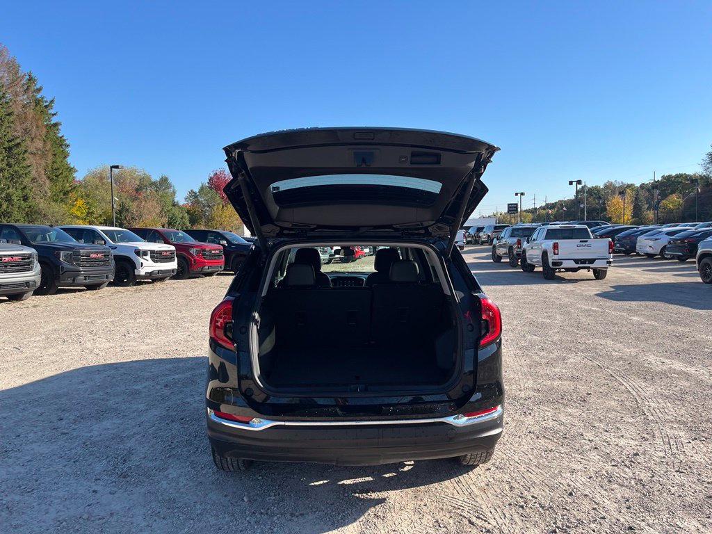 Used 2024 GMC Terrain SLT FWD image 11