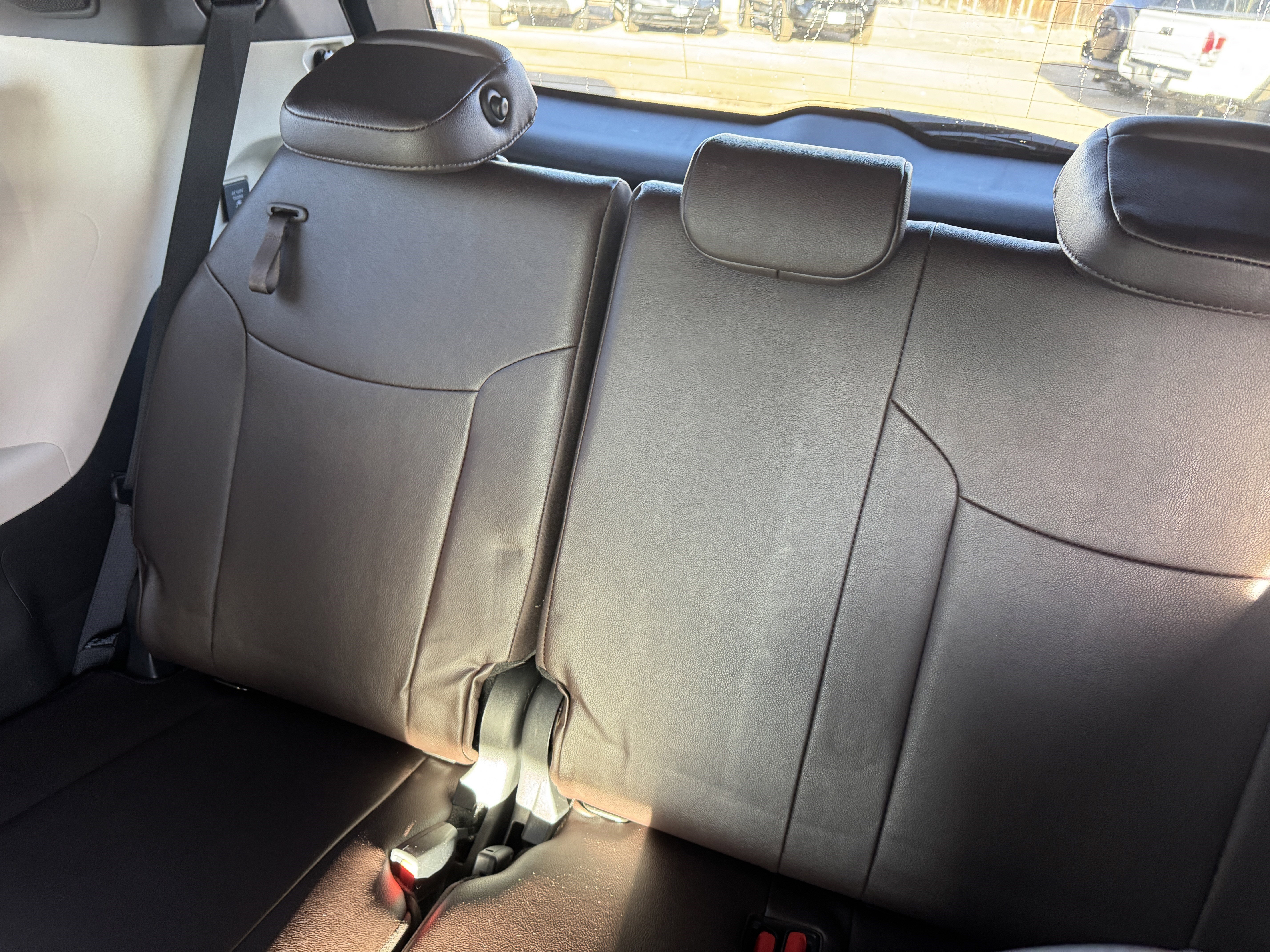 Used 2023 Toyota Sienna Platinum image 18