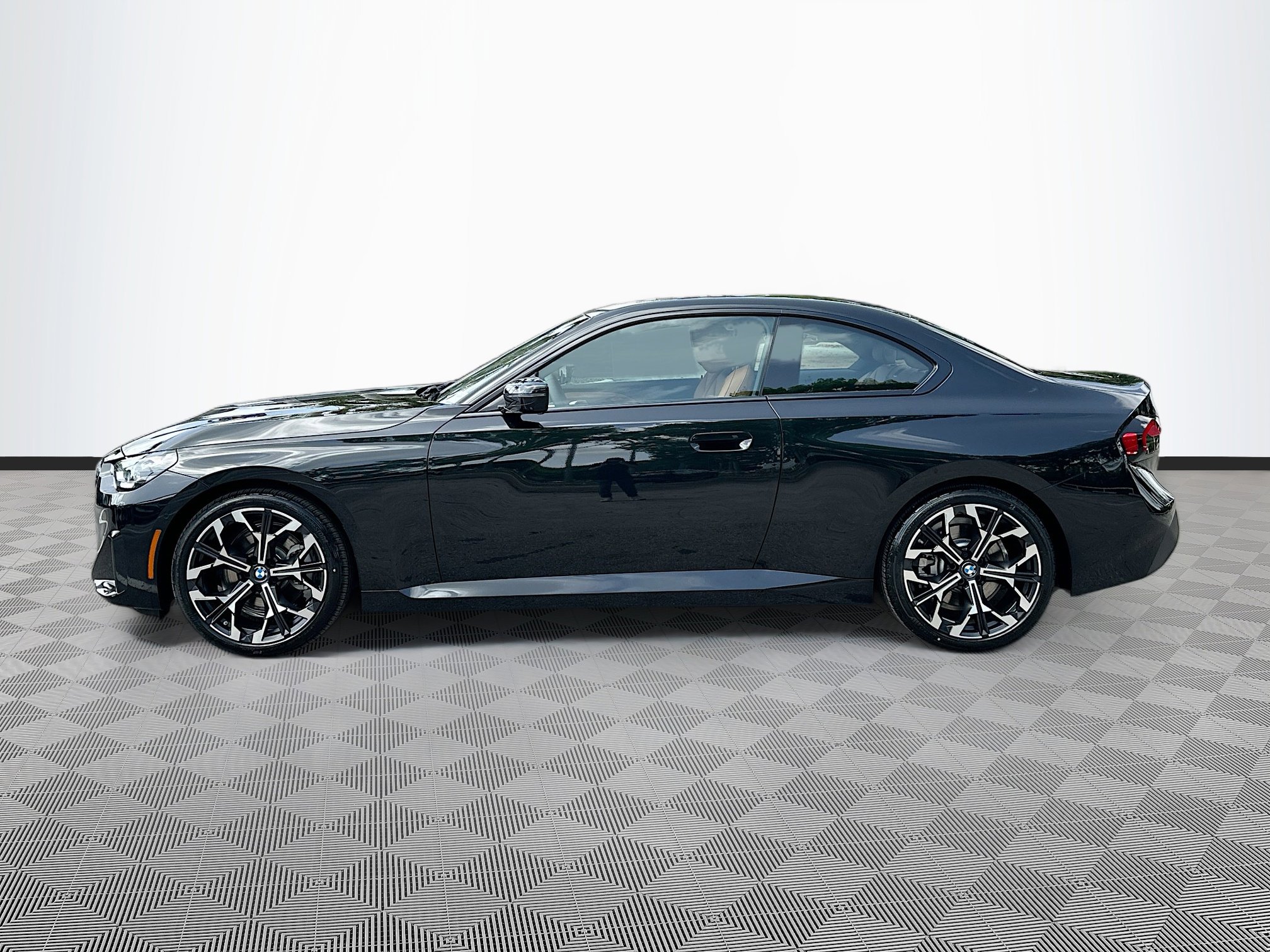 New 2025 BMW 230i Coupe w/ Convenience Package RWD image 4