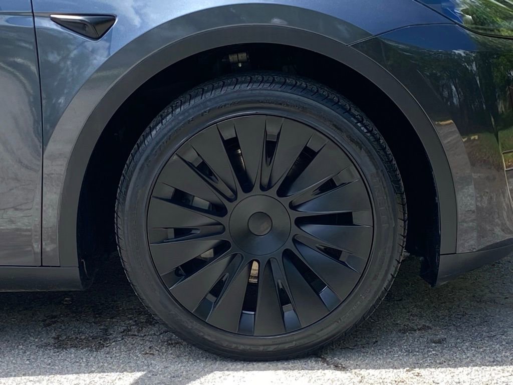 Used 2025 Tesla Model Y Long Range image 12