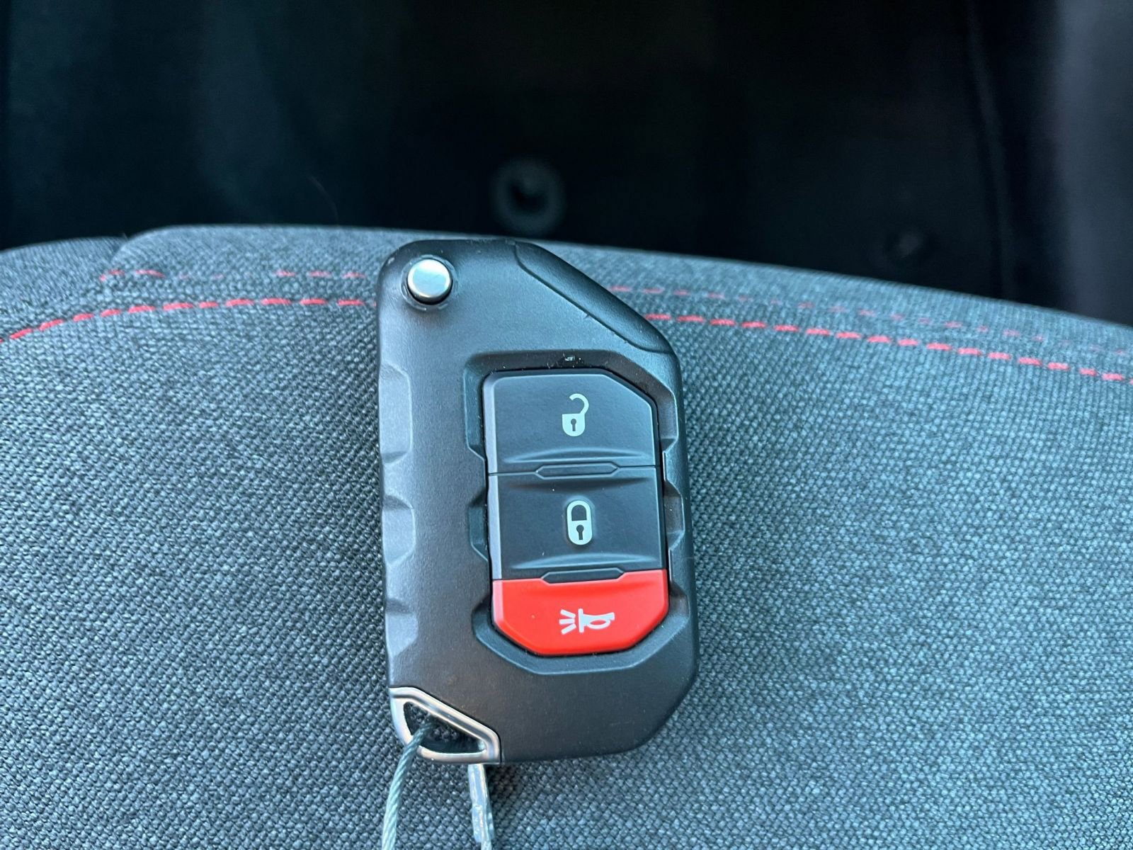 Used 2025 Jeep Wrangler Unlimited Rubicon image 21