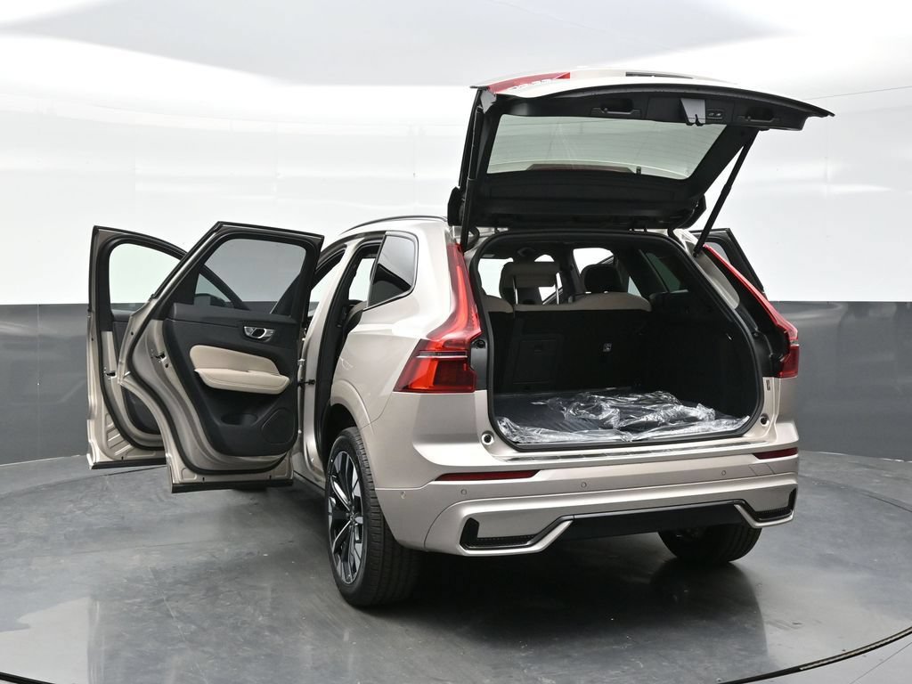 New 2026 Volvo XC60 T8 Plus w/ Protection Package Premier AWD/4WD image 40