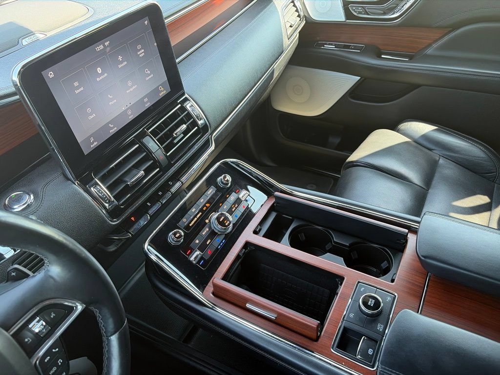 Used 2020 Lincoln Navigator Reserve w/ Luxury Package AWD/4WD image 27