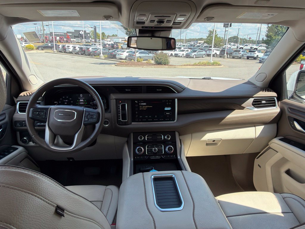 Used 2024 GMC Yukon Denali RWD image 28