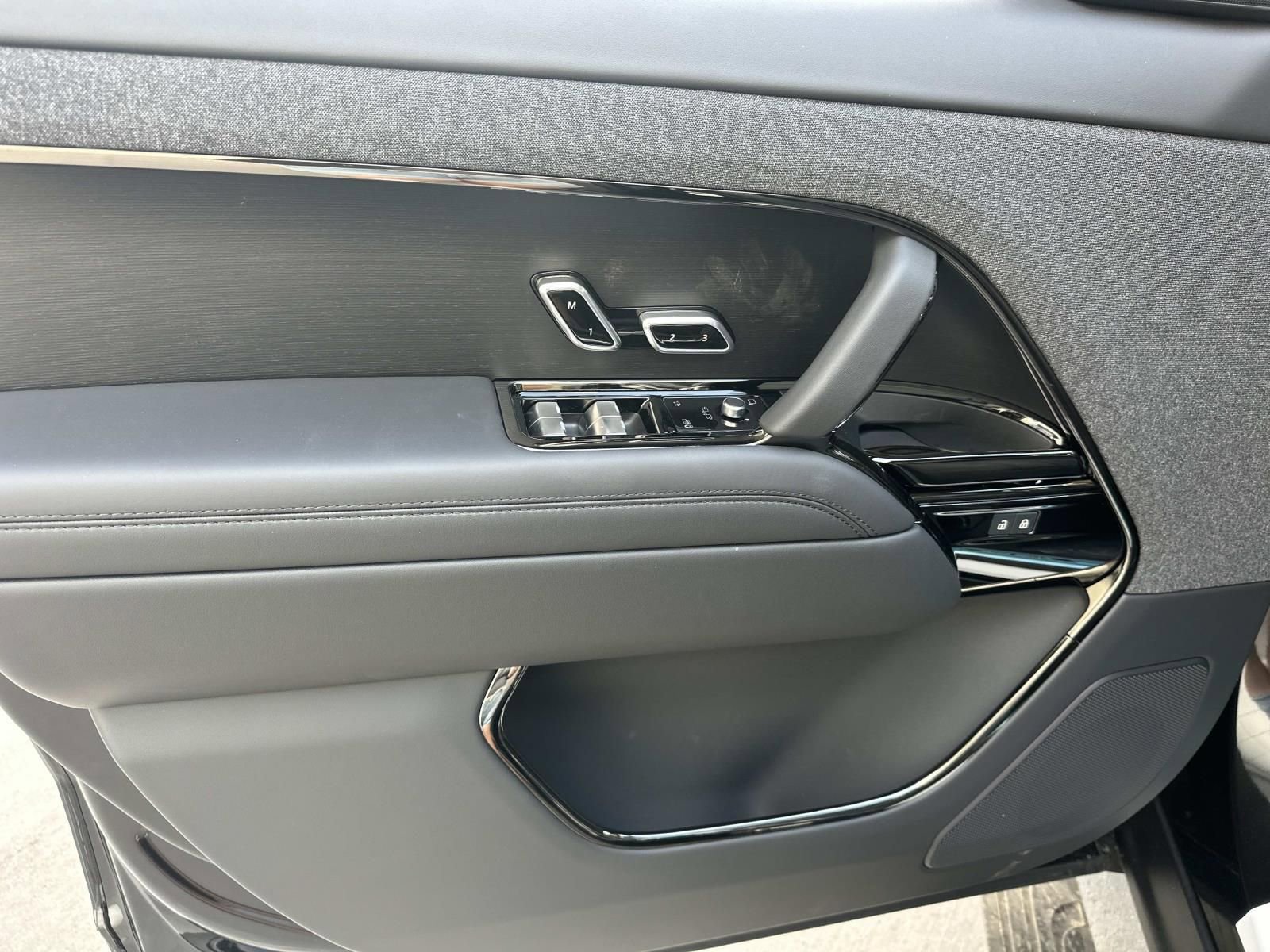 New 2026 Land Rover Range Rover Sport SE AWD/4WD image 9