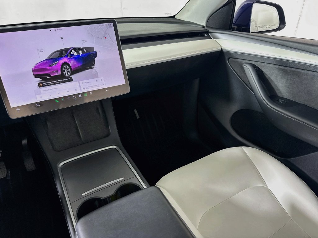 Used 2023 Tesla Model Y Long Range AWD/4WD image 23