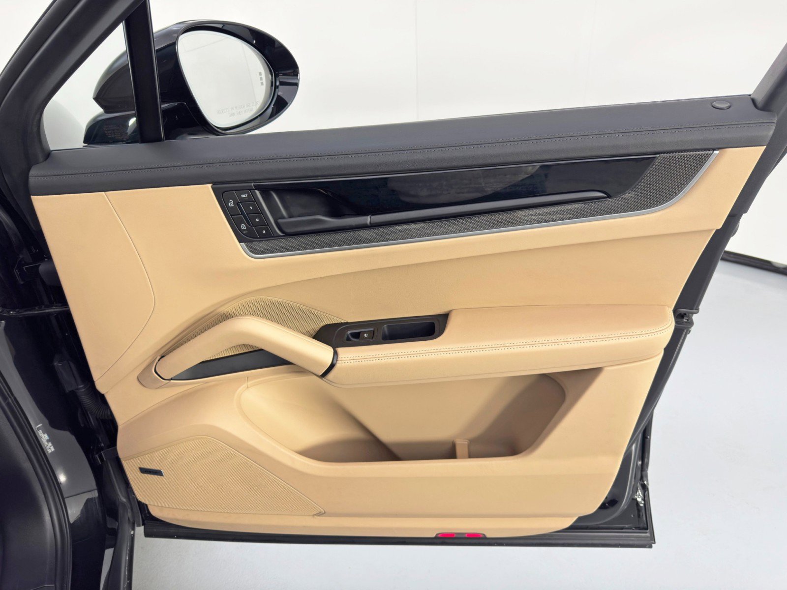 Used 2024 Porsche Cayenne S image 51