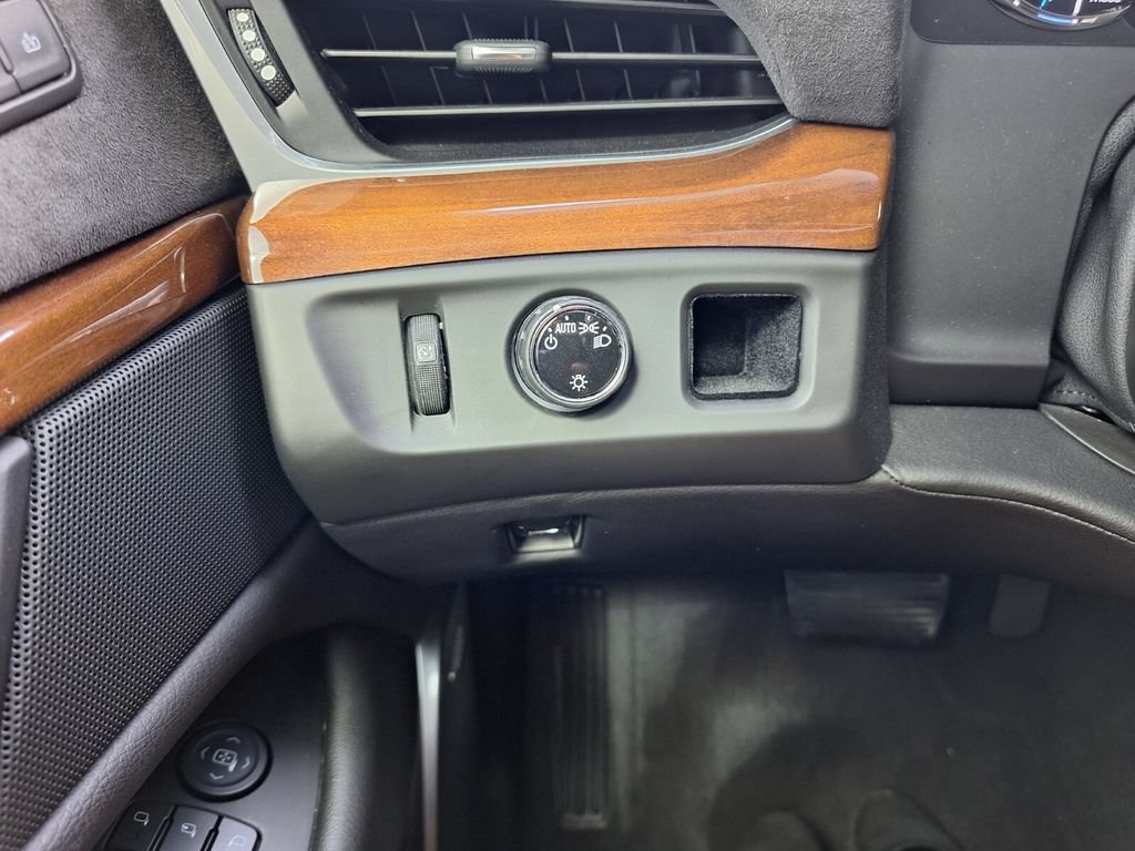 Used 2020 Cadillac Escalade Premium Luxury RWD image 26
