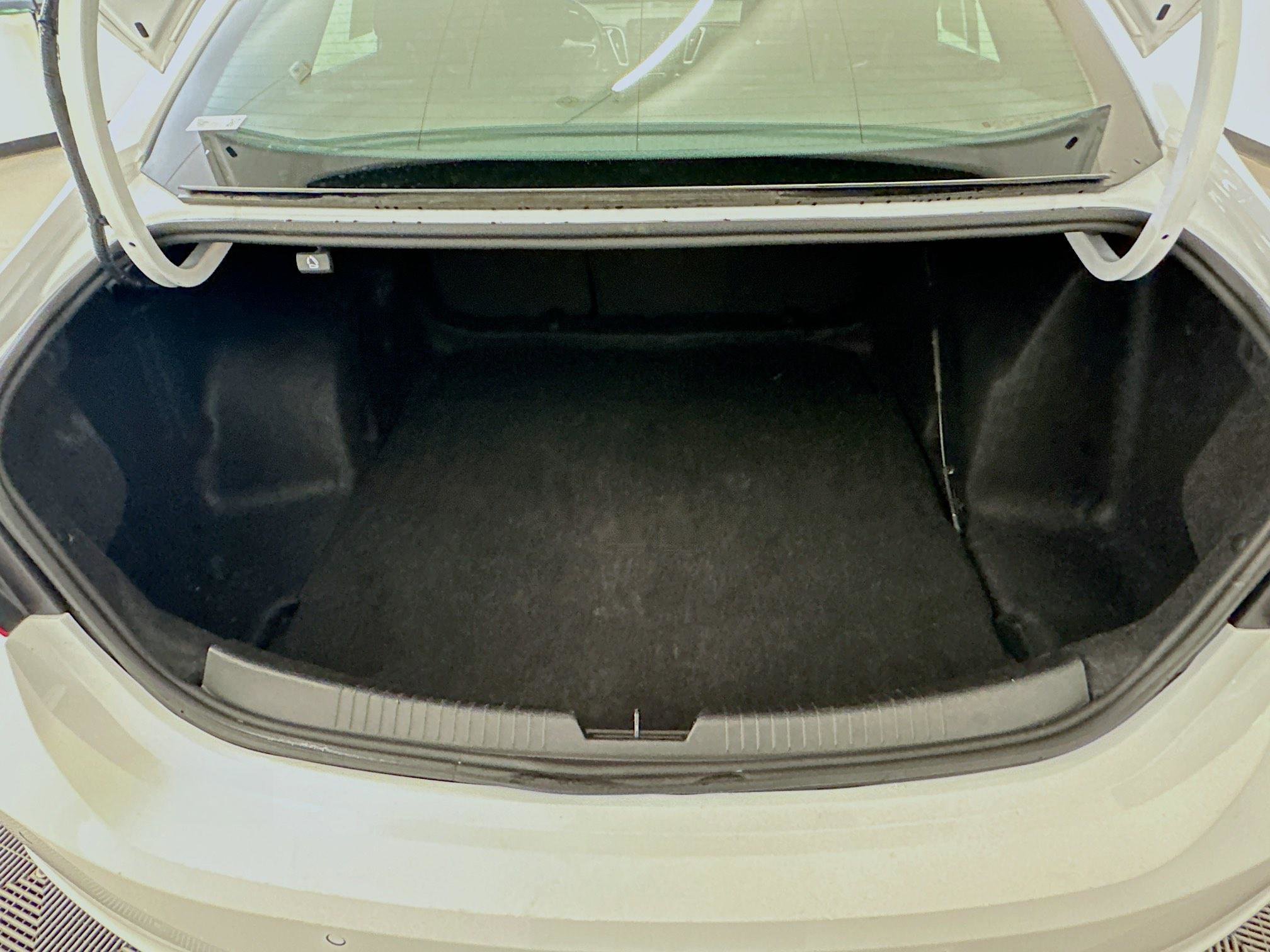 Used 2024 Chevrolet Malibu LT FWD image 30
