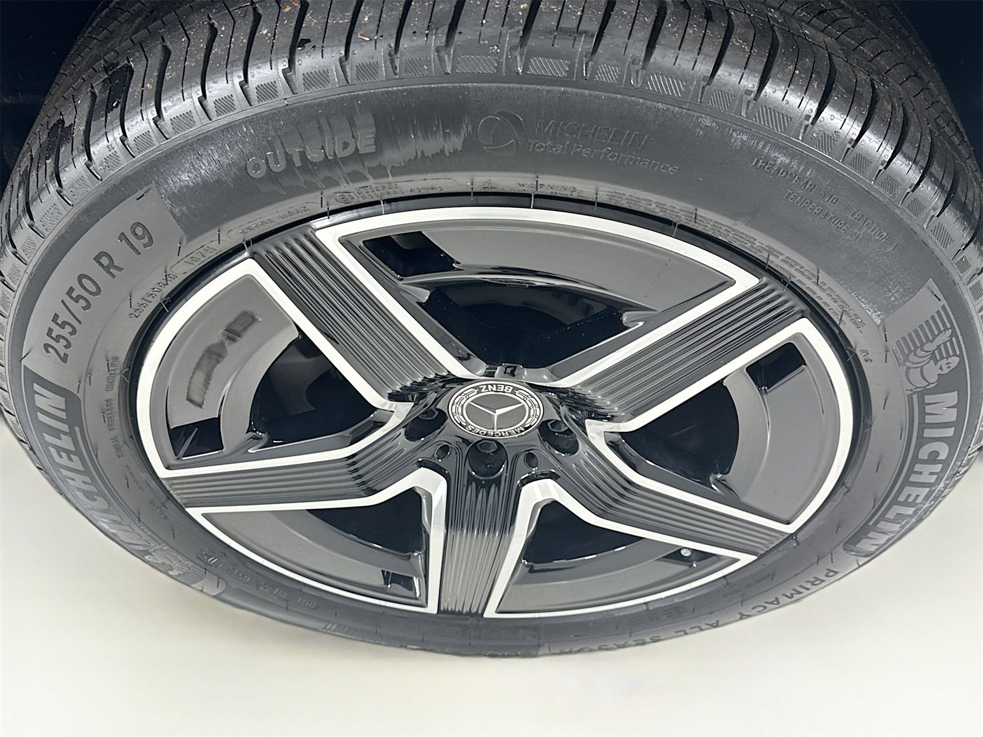 Used 2025 Mercedes-Benz GLC 300 image 32