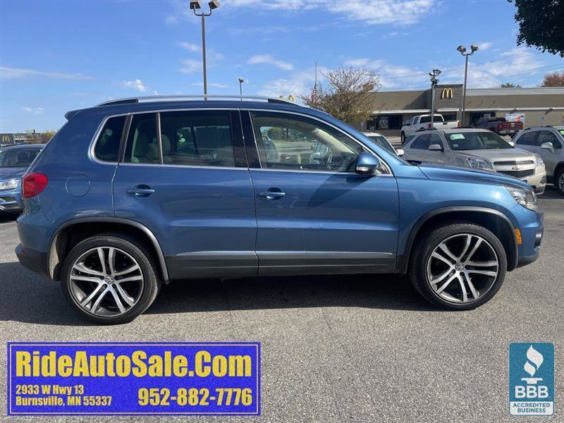 Used 2017 Volkswagen Tiguan SEL AWD/4WD image 4