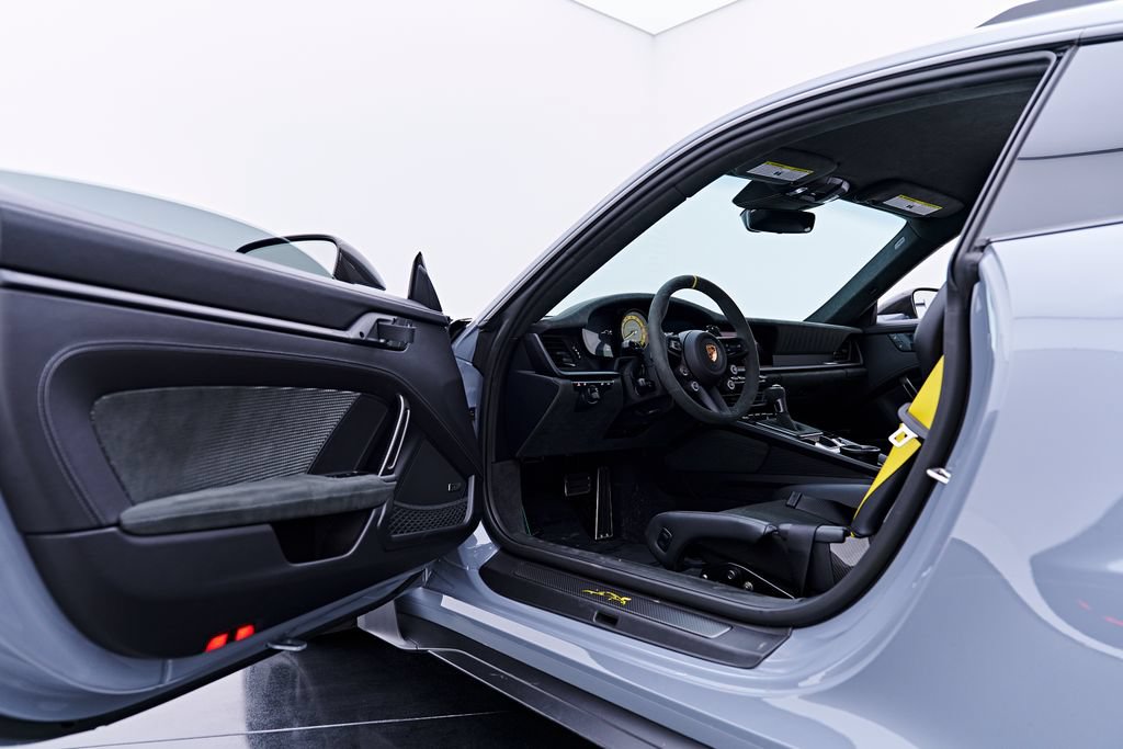Used 2024 Porsche 911 GT3 RS w/ Weissach Package RWD image 38