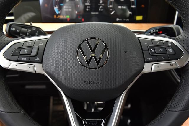 New 2026 Volkswagen Tiguan SEL R-Line AWD/4WD image 17