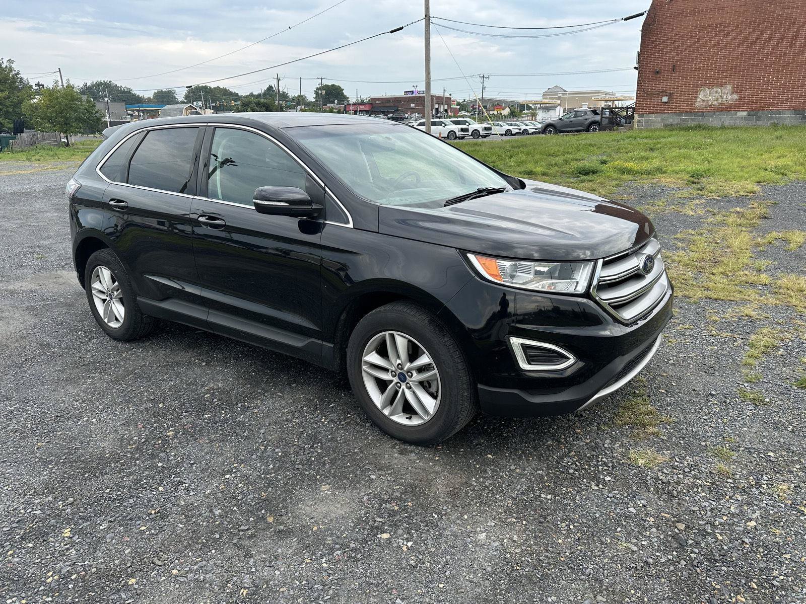 Used 2018 Ford Edge SEL w/ Equipment Group 201A AWD/4WD image 2