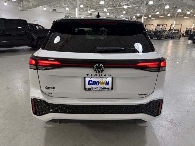 New 2026 Volkswagen Tiguan SE R-Line AWD/4WD image 7