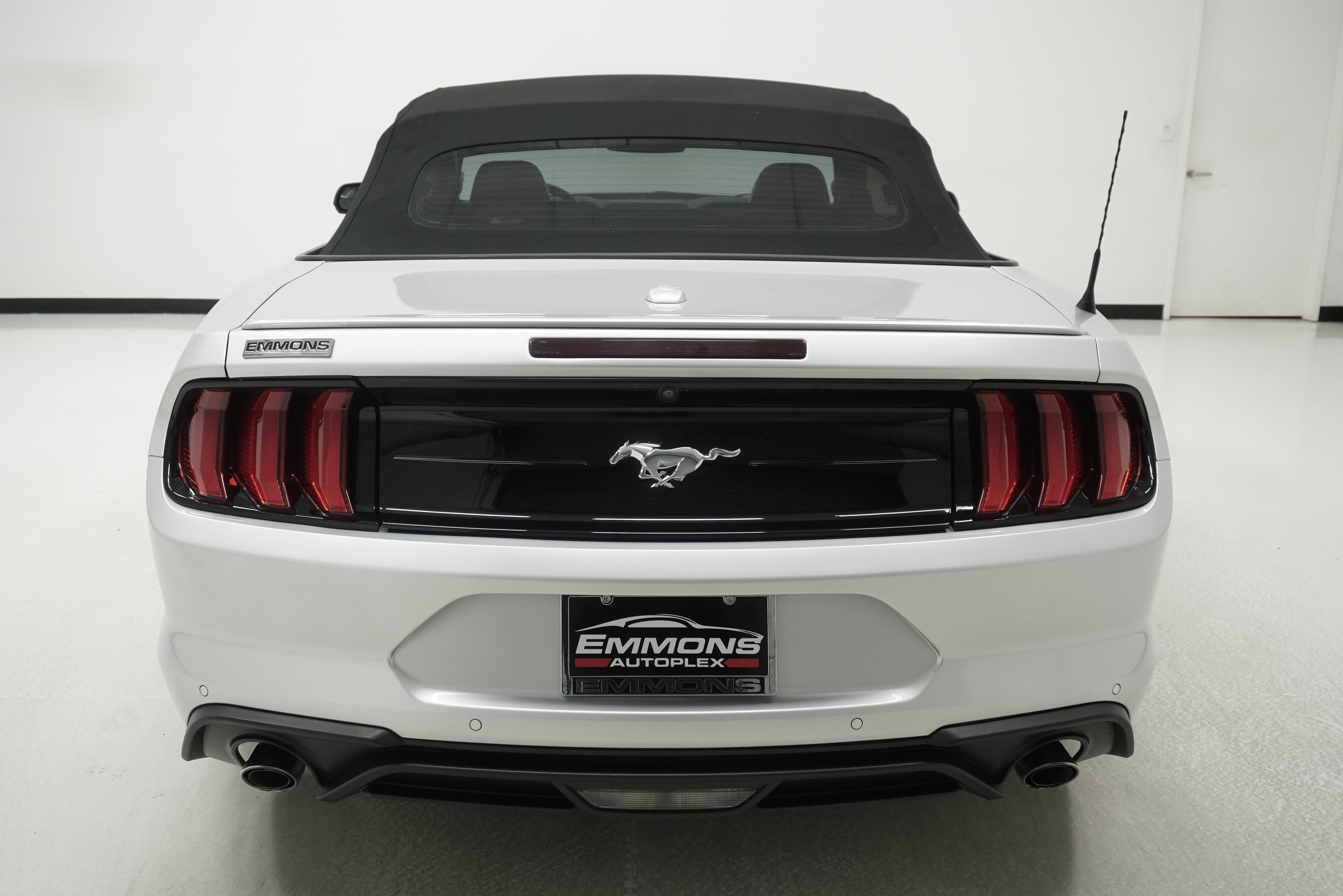 Used 2019 Ford Mustang Premium RWD image 5