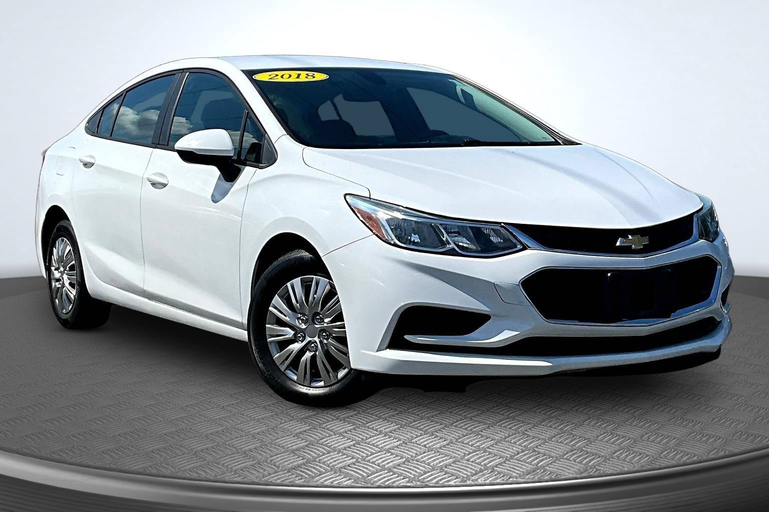 Used 2018 Chevrolet Cruze LS FWD image 3