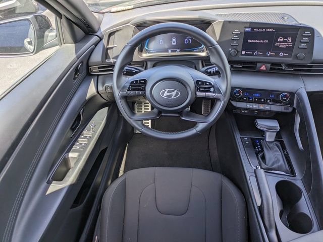 Used 2025 Hyundai Elantra Sport FWD image 16