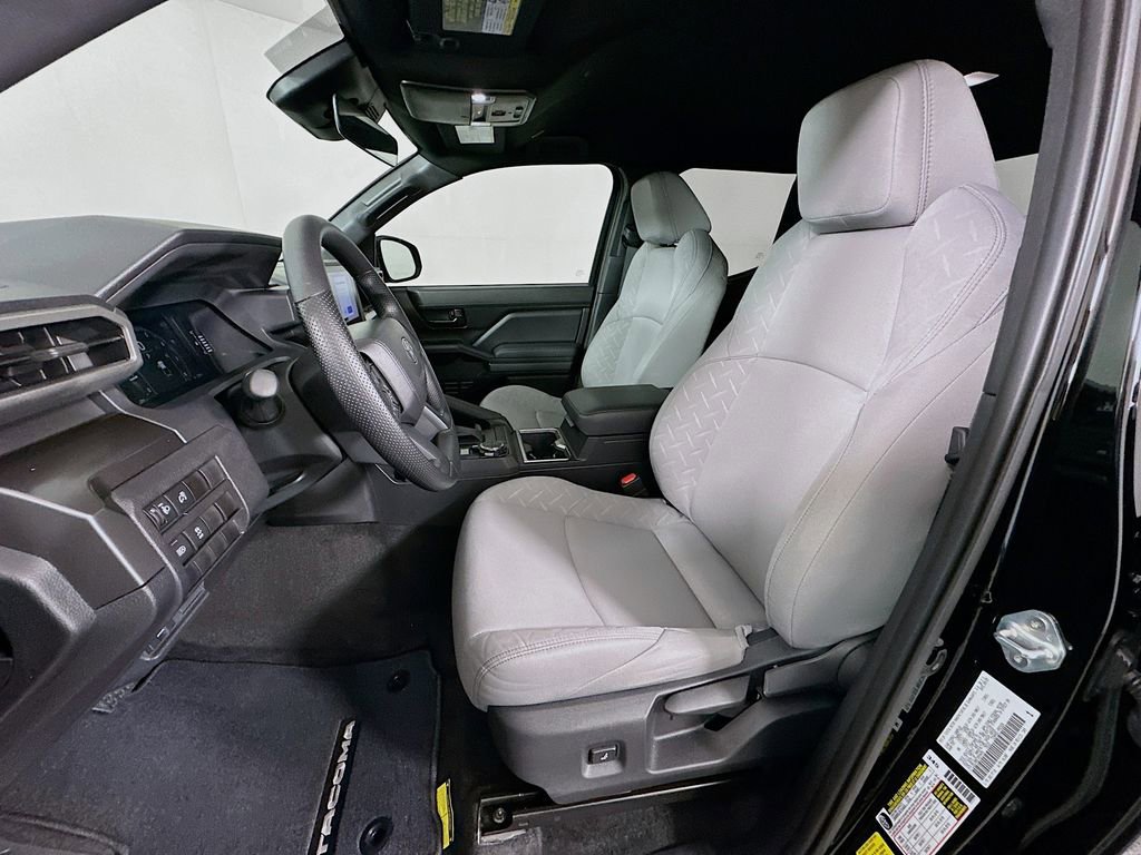 Certified 2025 Toyota Tacoma SR5 AWD/4WD image 20