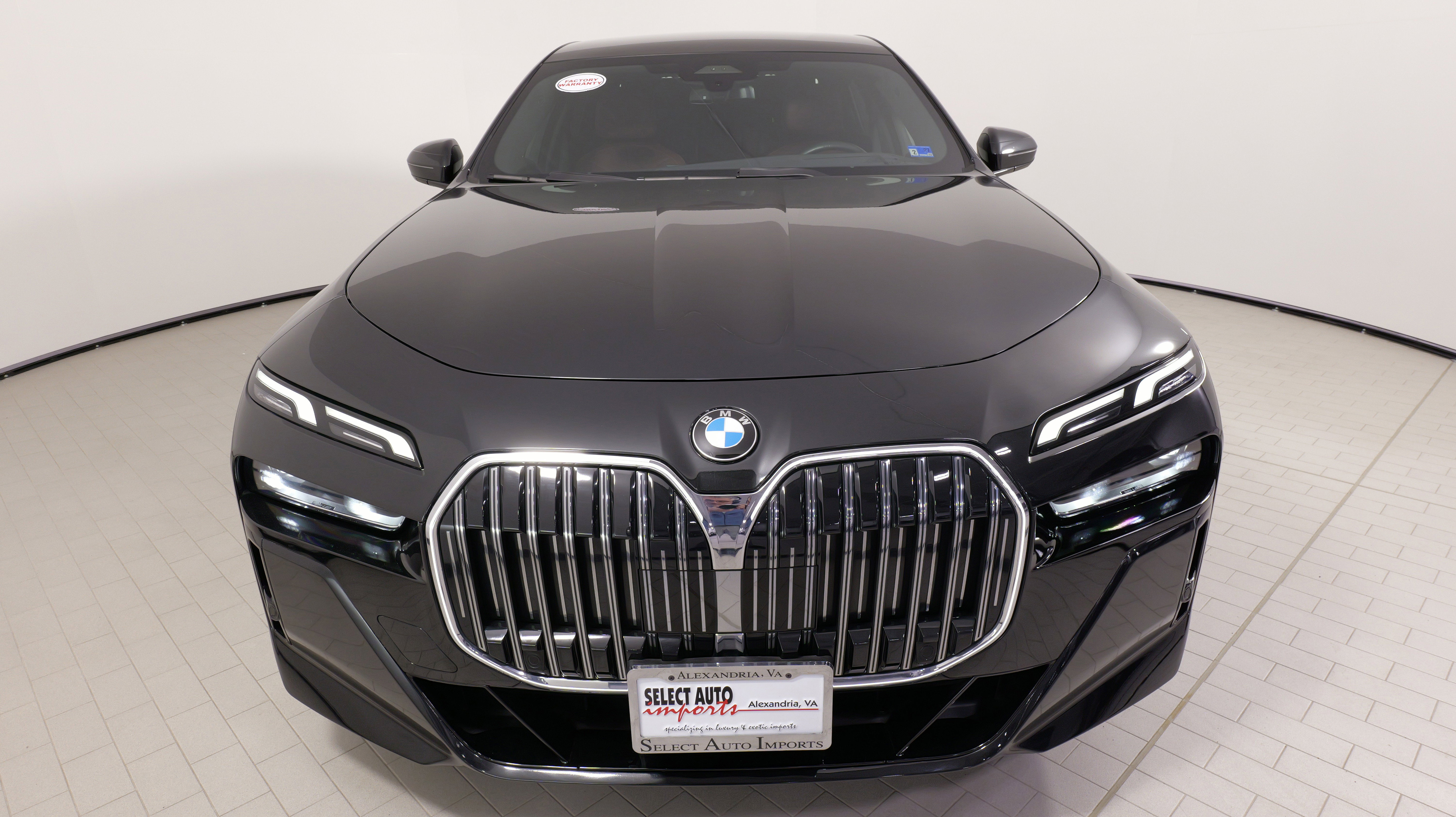 Used 2023 BMW 760i xDrive AWD/4WD image 4