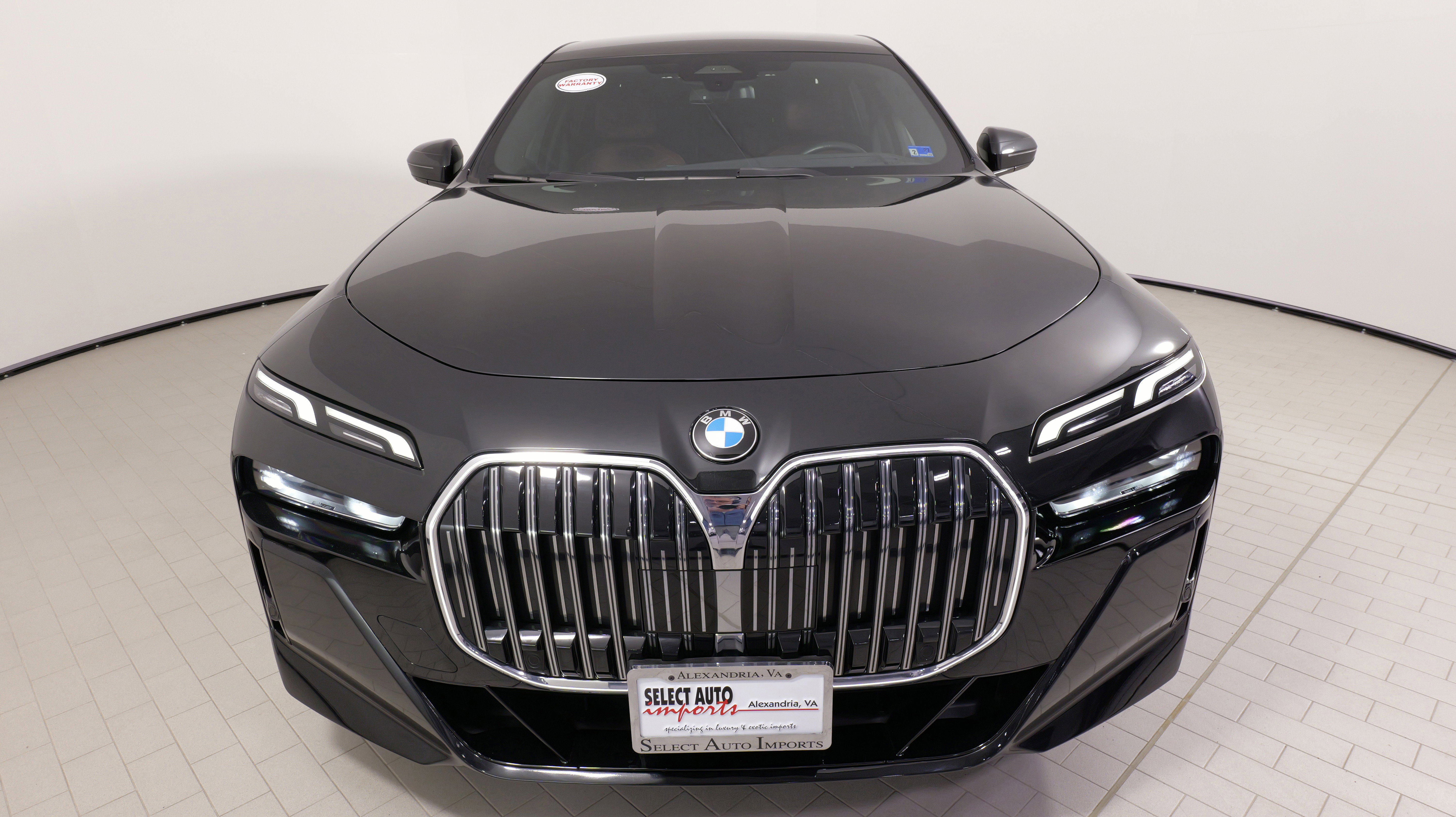 Used 2023 BMW 760i xDrive image 4