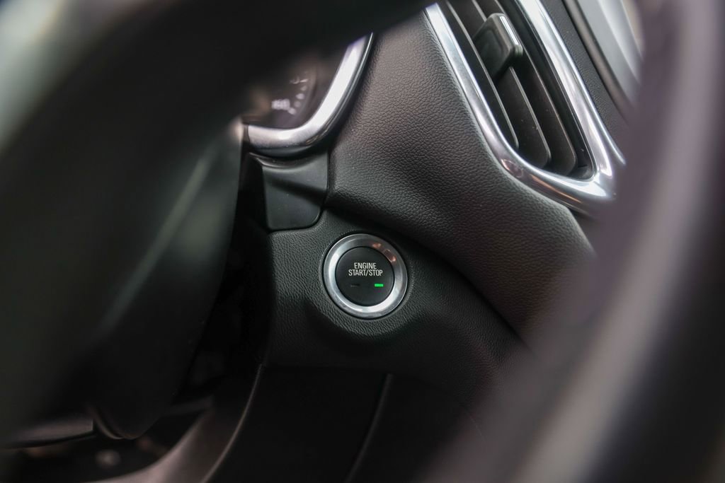 Used 2019 Chevrolet Equinox LT image 19