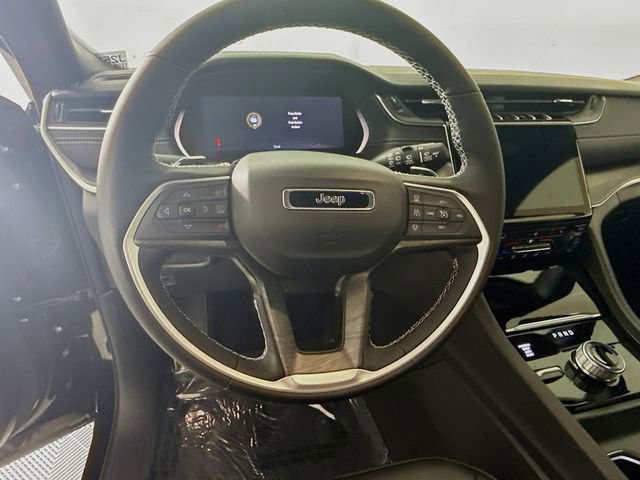 New 2025 Jeep Grand Cherokee Limited w/ Black Appearance Package image 11