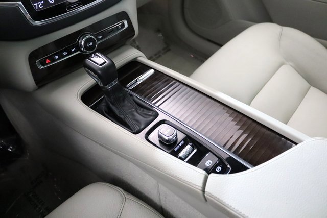 Used 2016 Volvo XC90 T6 Momentum w/ Momentum Plus Package image 26