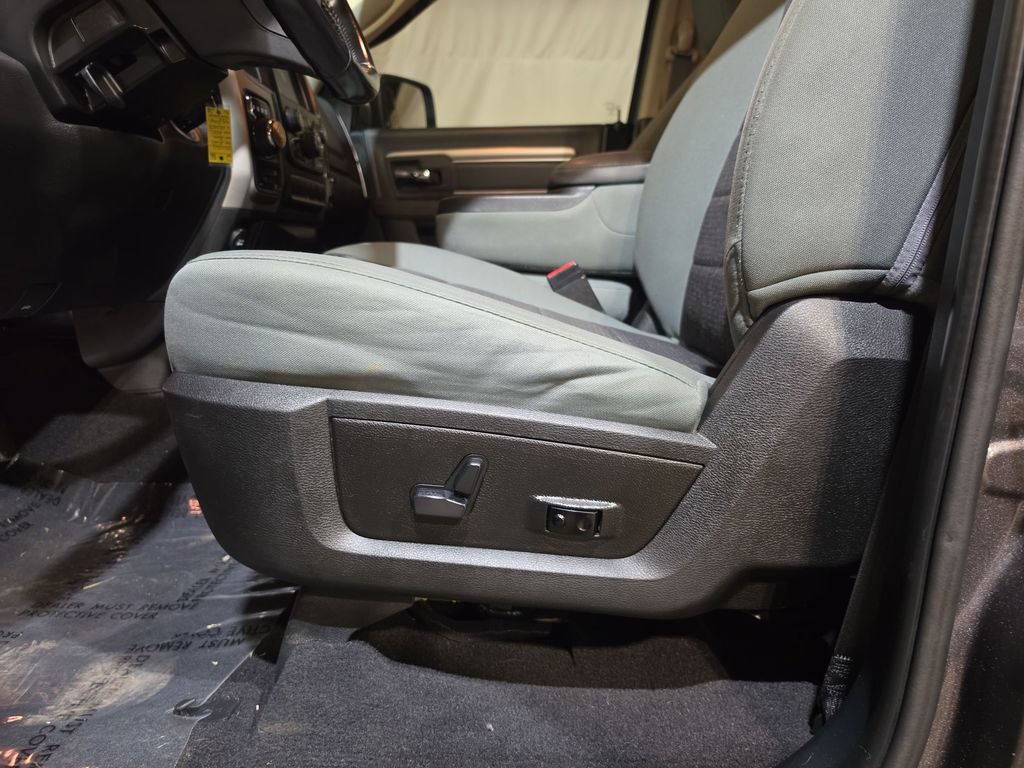 Used 2020 RAM 1500 Warlock w/ Luxury Group AWD/4WD image 14