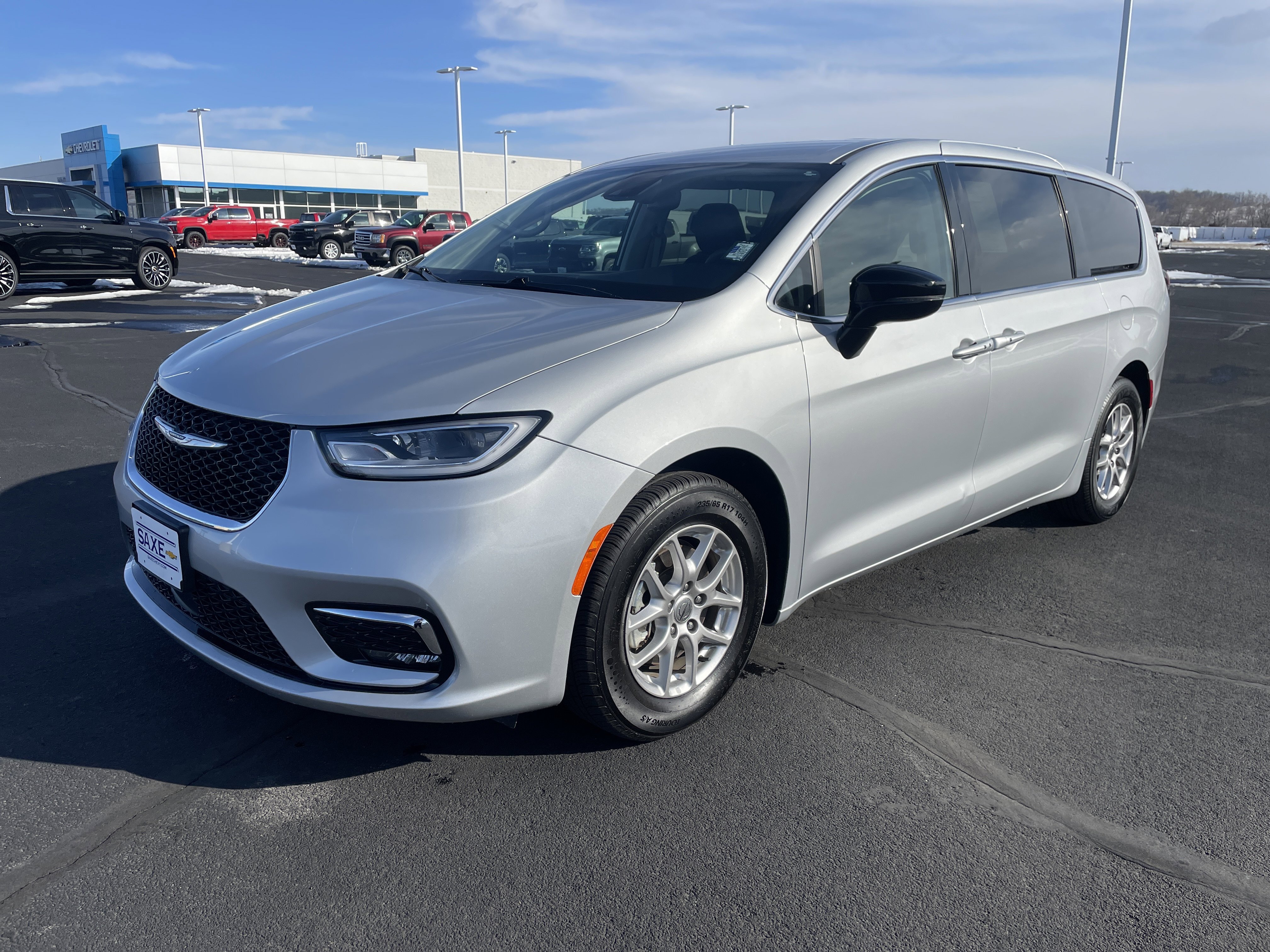 Used 2024 Chrysler Pacifica Touring-L