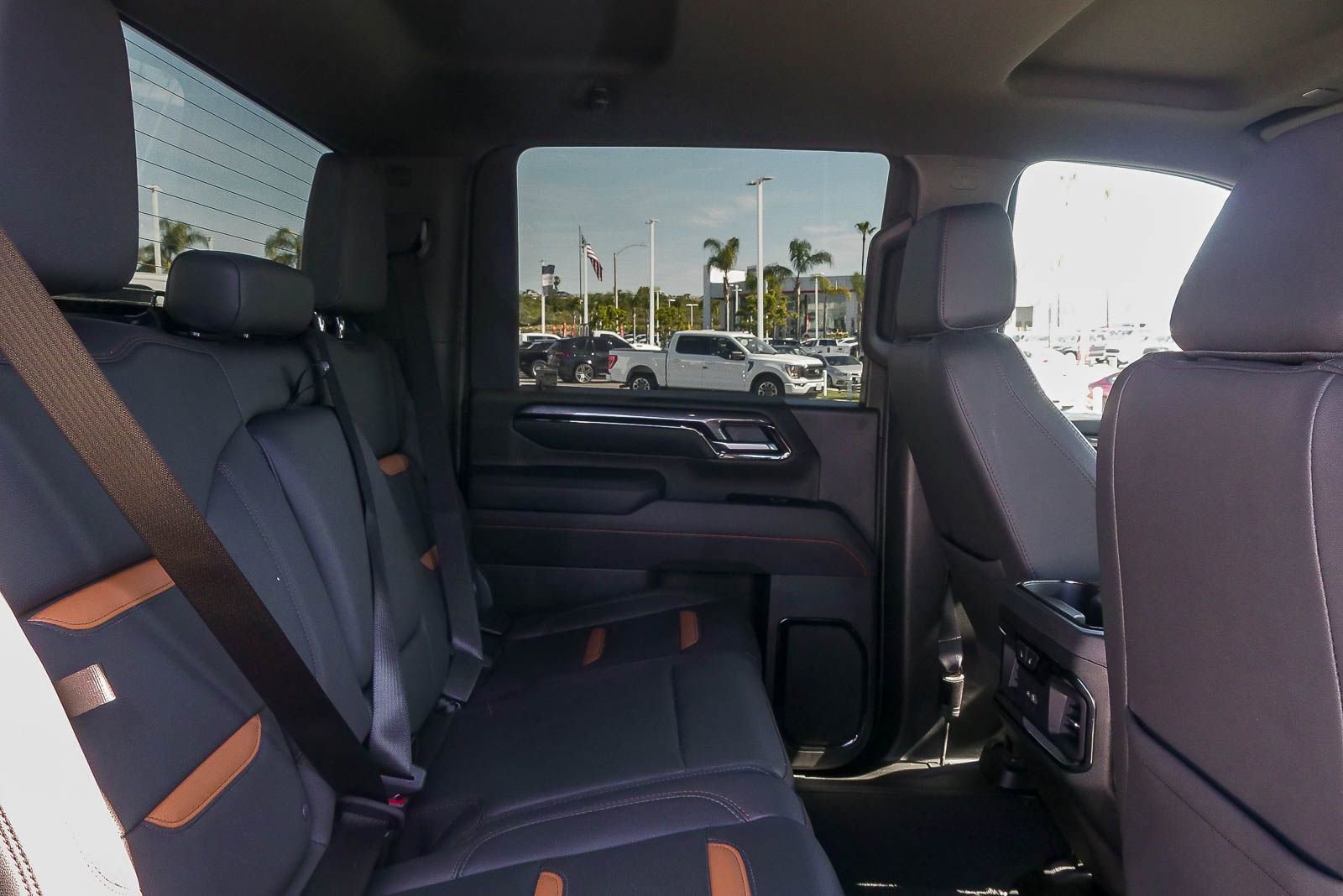 Used 2025 GMC Sierra 2500 AT4 image 15