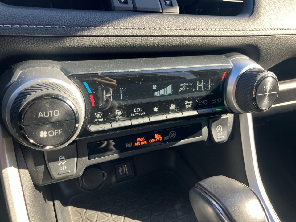 Used 2024 Toyota RAV4 XLE Premium image 22