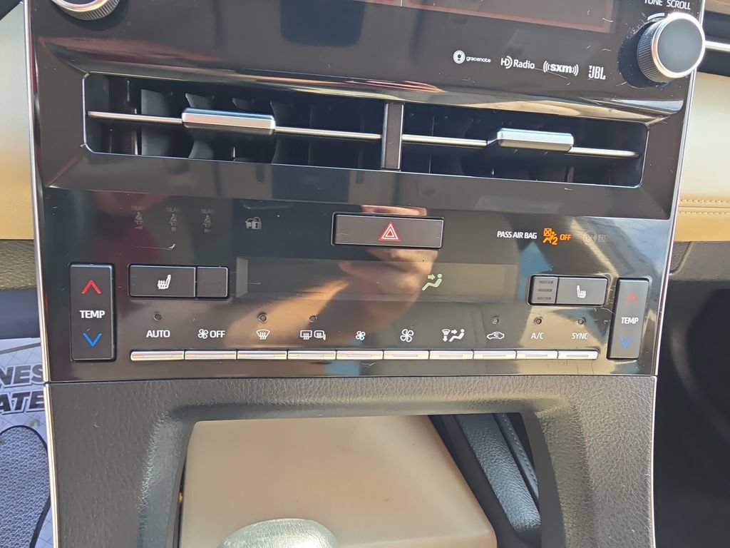 Used 2019 Toyota Avalon XLE w/ Moonroof Package FWD image 21