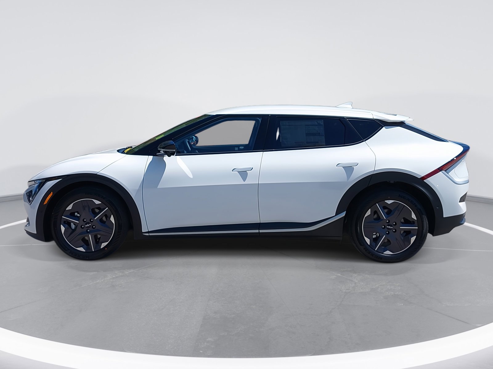 New 2025 Kia EV6 Light w/ Light LR Technology Package image 8