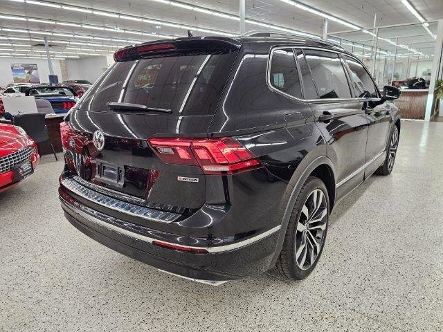 Used 2019 Volkswagen Tiguan SEL Premium R-Line w/ 3rd Row Seat Package image 4