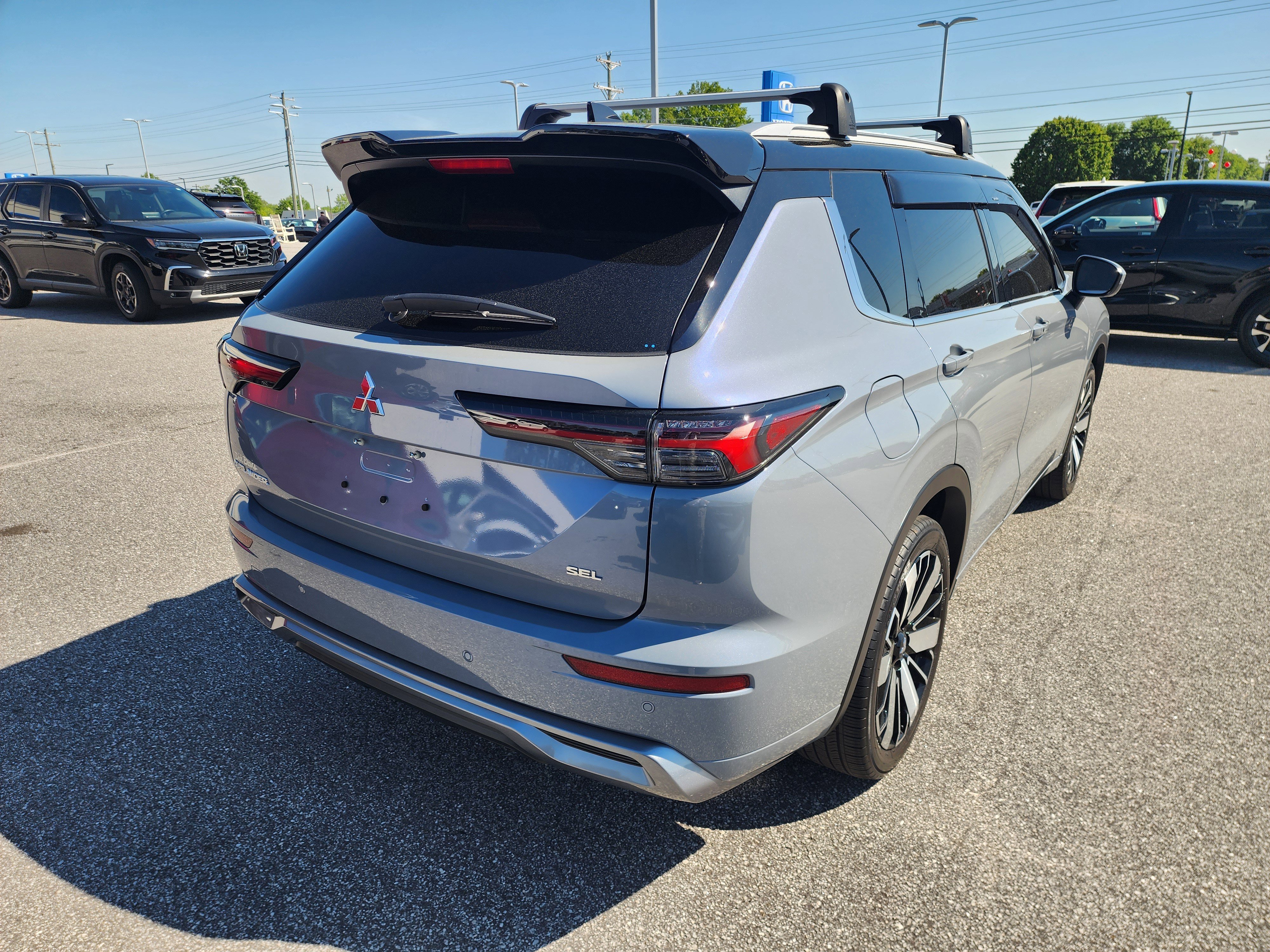 Used 2025 Mitsubishi Outlander SEL image 4