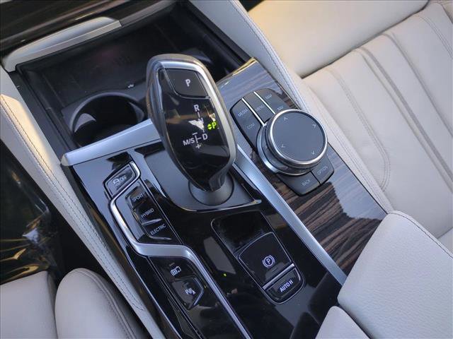 Used 2023 BMW 530e w/ M Sport Package RWD image 12