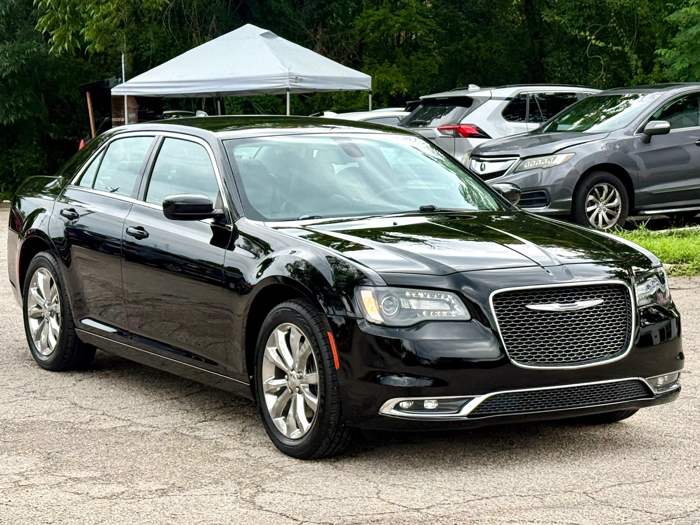 Used 2017 Chrysler 300 Limited w/ Driver Convenience Group AWD/4WD image 1
