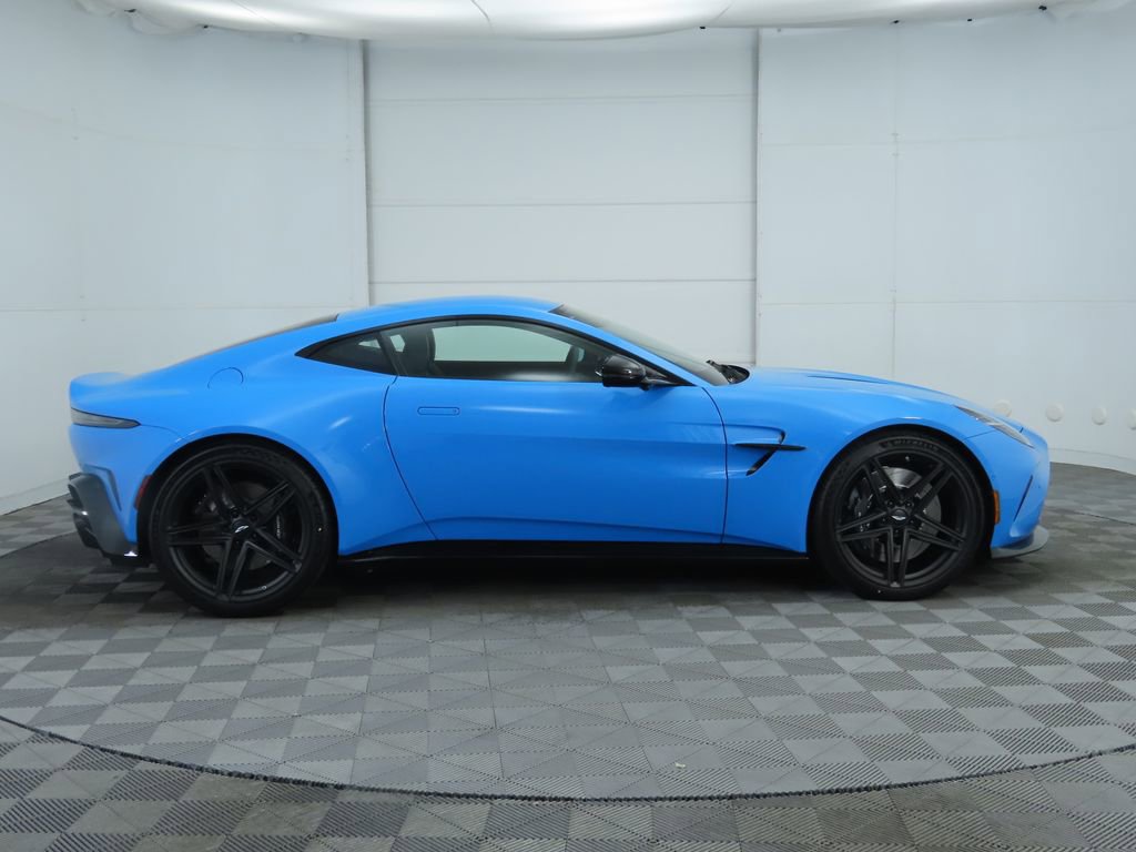 Used 2025 Aston Martin V8 Vantage Coupe image 4