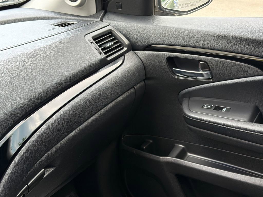 Used 2018 Honda Pilot Elite image 37